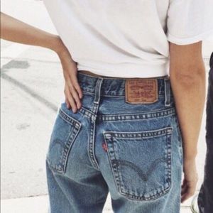 Levi’s mom jeans